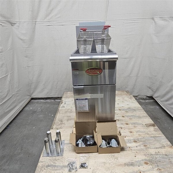 Scratch and Dent Avantco FF50 Liquid Propane 50 lb. Stainless Steel Floor Fryer - 120,000 BTU