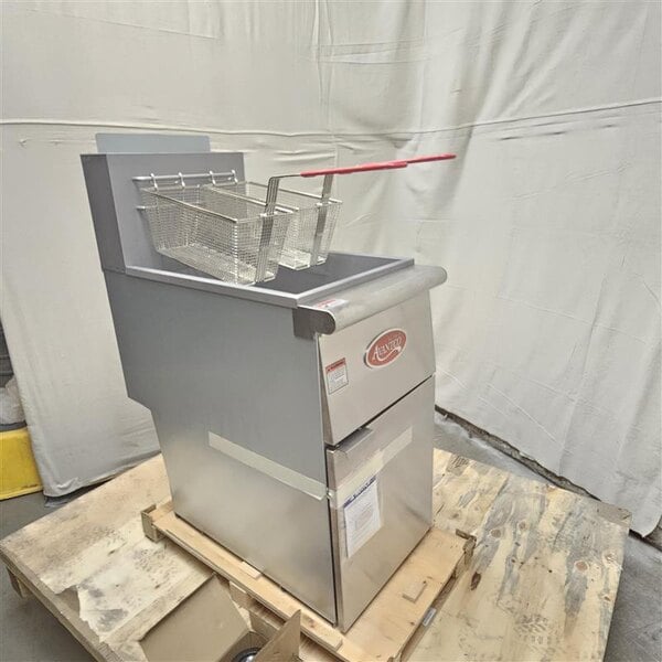 Scratch and Dent Avantco FF50 Liquid Propane 50 lb. Stainless Steel Floor Fryer - 120,000 BTU