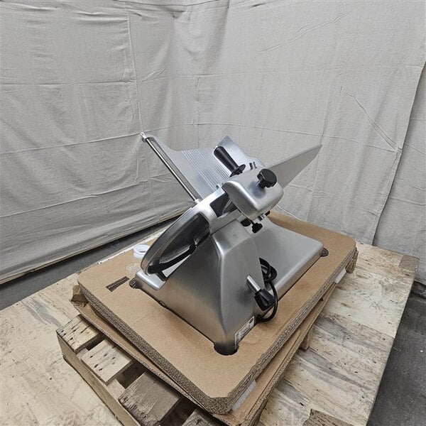 Scratch and Dent Globe G14 14" Manual Gravity Feed Slicer - 1/2 hp