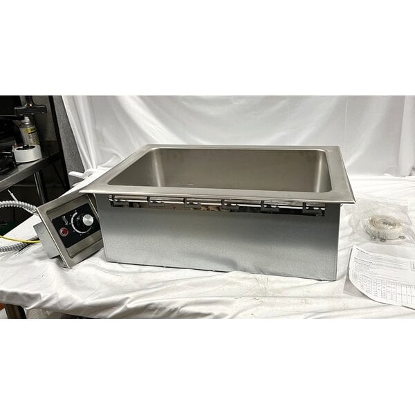 Scratch and Dent Avantco TM-12A Top Mount Drop-In Full Size Hot Food Well with Round Inside Corners and Drain - 120V, 1,500W