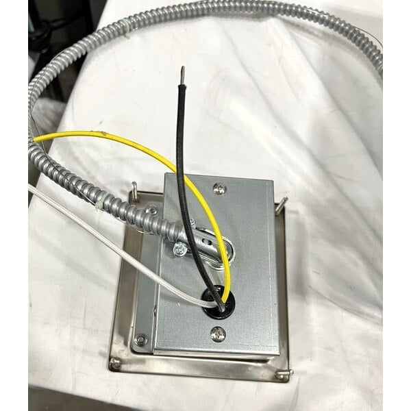 Scratch and Dent Avantco TM-12A Top Mount Drop-In Full Size Hot Food Well with Round Inside Corners and Drain - 120V, 1,500W