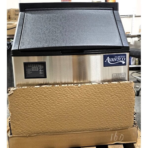 Scratch and Dent Avantco Ice UC-H-280-A 26" Air Cooled Undercounter Half Cube Ice Machine - 299 lb.