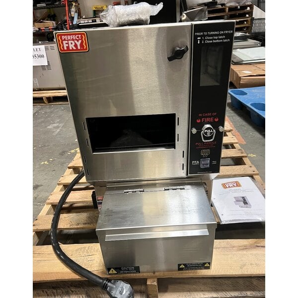 Scratch and Dent Perfect Fry PFA730-240V/1PH PFA Fully Automatic Ventless Countertop Deep Fryer - 240V, 8.0 kW, 1 Phase