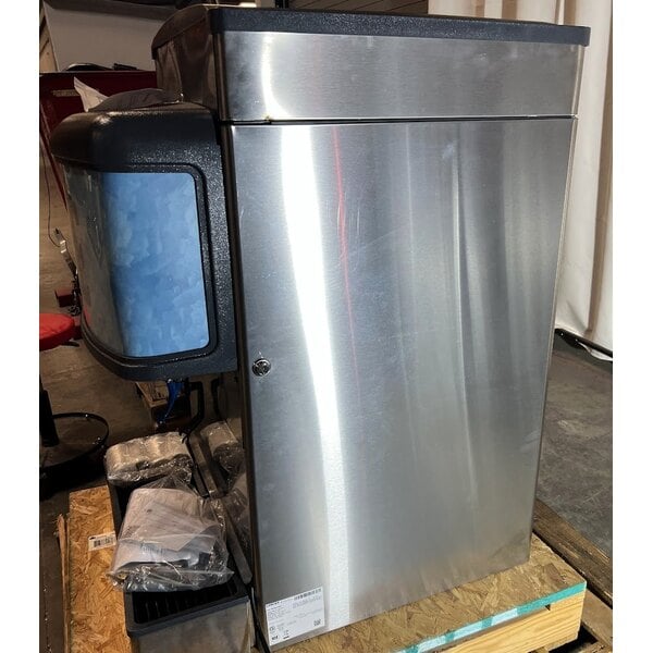Scratch and Dent Hoshizaki DM-4420N 22" Countertop Cubelet Ice and Water Dispenser - 200 lb. Ice Storage Capacity