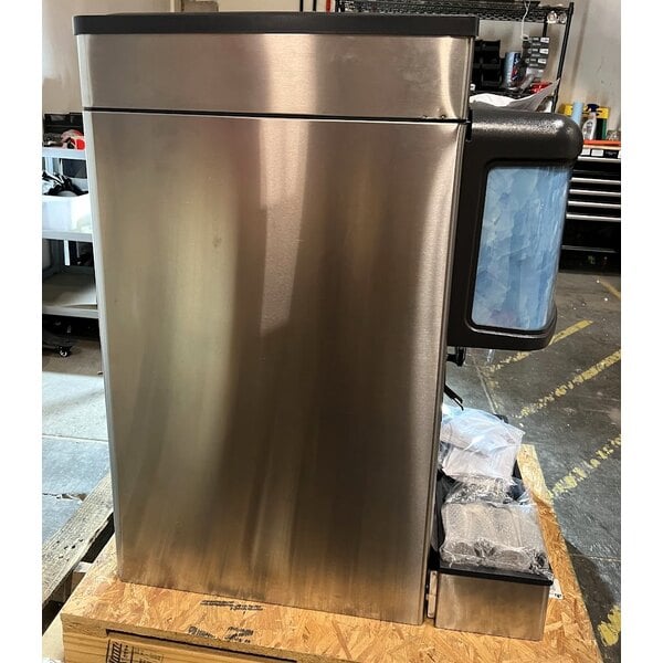 Scratch and Dent Hoshizaki DM-4420N 22" Countertop Cubelet Ice and Water Dispenser - 200 lb. Ice Storage Capacity