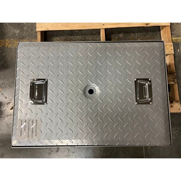 Scratch and Dent Regency 40 lb. 20 GPM Grease Trap with 3" Non-Threaded Connections - Non-PDI Certified