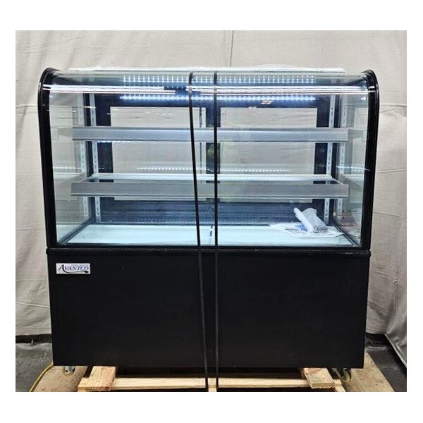Scratch and Dent Avantco BC-48-HC 48" Curved Glass Black Refrigerated Bakery Display Case