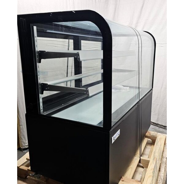 Scratch and Dent Avantco BC-48-HC 48" Curved Glass Black Refrigerated Bakery Display Case