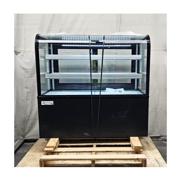 Scratch and Dent Avantco BC-48-HC 48" Curved Glass Black Refrigerated Bakery Display Case