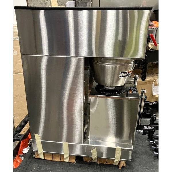 Scratch and Dent Bunn 20900.0011 Dual GPR-DBC 18.9 Gallon Dual Coffee Brewer - 120/240V, 6,890W