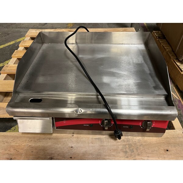 Scratch and Dent Avantco EG24N 24" Electric Countertop Griddle - 208/240V, 2675W-3560W