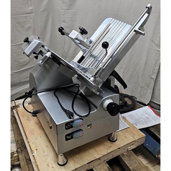 Scratch and Dent Avantco SL612A 12" Medium-Duty Automatic Meat Slicer with Manual Use Option - 1/2 hp