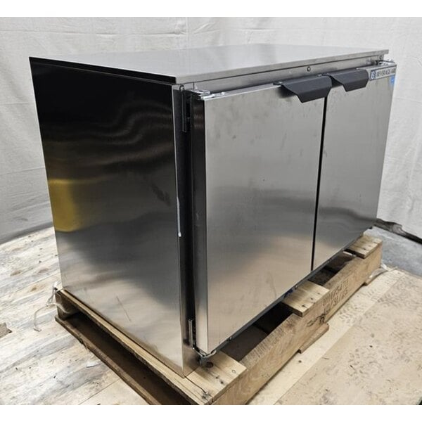 Scratch and Dent Beverage-Air UCR34HC-104 34" Low Profile Undercounter Refrigerator