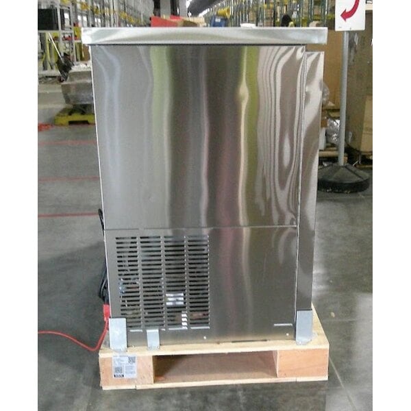 Scratch and Dent Avantco UDD-60-HC-S (2) Double Tap Kegerator Beer Dispenser - Stainless Steel, (2) 1/2 Keg Capacity