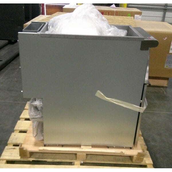 Scratch and Dent Avantco FF40 Liquid Propane 40 lb. Stainless Steel Floor Fryer - 90,000 BTU
