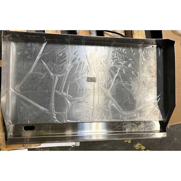 Scratch and Dent Avantco EG30N 30" Electric Countertop Griddle - 208/240V, 3375W-4500W