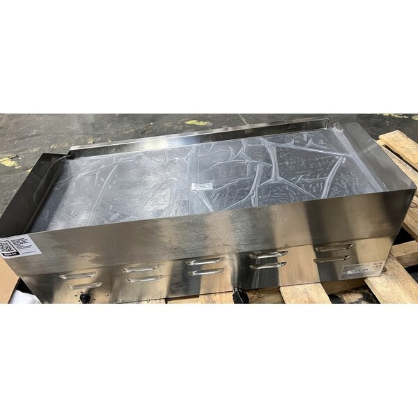 Scratch and Dent Avantco EG30N 30" Electric Countertop Griddle - 208/240V, 3375W-4500W