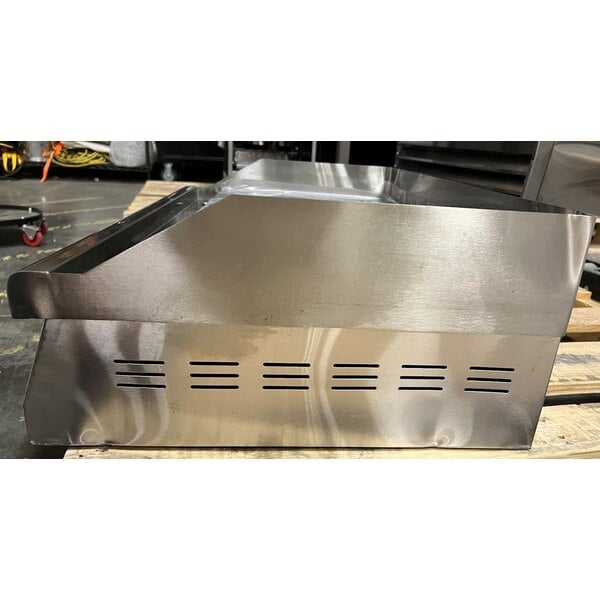 Scratch and Dent Avantco EG30N 30" Electric Countertop Griddle - 208/240V, 3375W-4500W