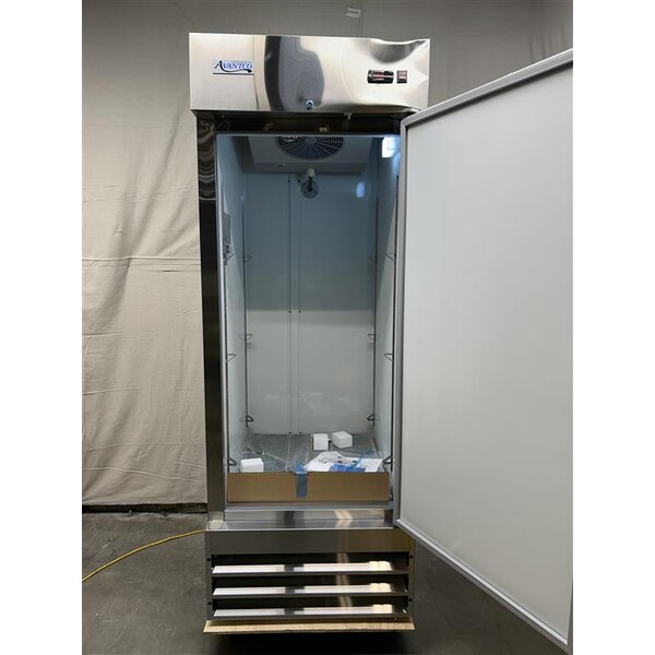 Scratch and Dent Avantco A-23R-HC 29" Solid Door Reach-In Refrigerator