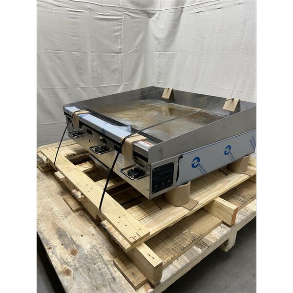 Scratch and Dent Wolf by Vulcan AGM36-NAT Natural Gas 36" Heavy-Duty Gas Countertop Griddle with Manual Controls - 81,000 BTU