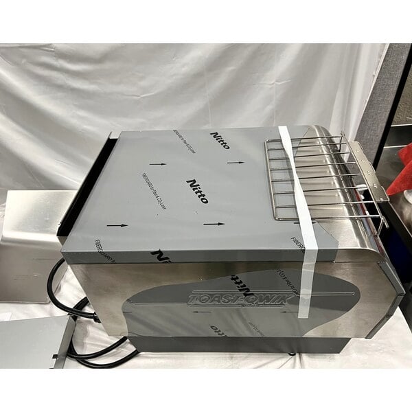 Scratch and Dent Hatco TQ-800 Toast Qwik Conveyor Toaster - 2" Opening, 208V
