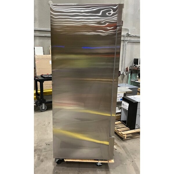 Scratch and Dent Avantco SS-1F-HC 29" Stainless Steel Solid Door Reach-In Freezer
