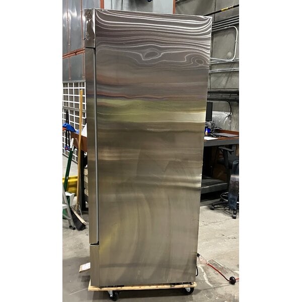 Scratch and Dent Avantco SS-1F-HC 29" Stainless Steel Solid Door Reach-In Freezer