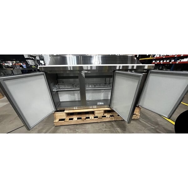 Scratch and Dent MainStreet Equipment 70" Standard Top 3 Door Refrigerated Sandwich Prep Table