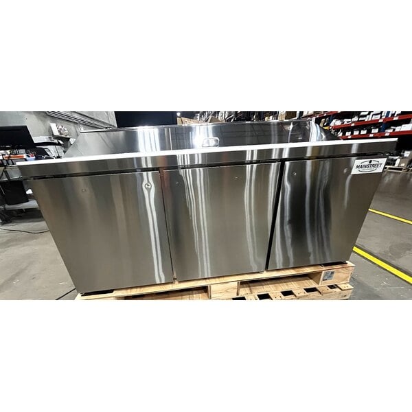 Scratch and Dent MainStreet Equipment 70" Standard Top 3 Door Refrigerated Sandwich Prep Table