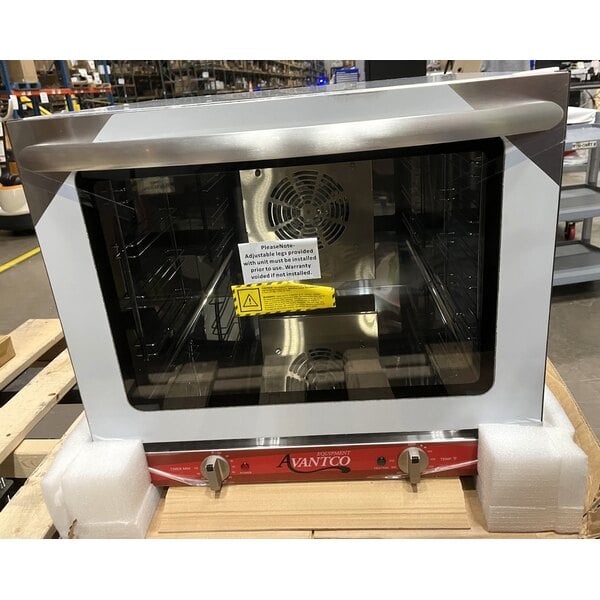Scratch and Dent Avantco CO-28M Half Size Countertop Convection Oven, 2.3 cu. ft. - 208/240V, 2100/2800W