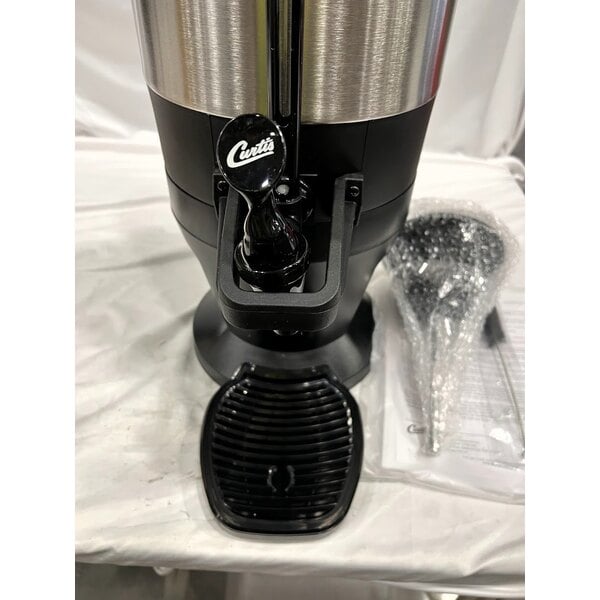 Scratch and Dent Curtis TXSG1501S600 ThermoPro 1.5 Gallon Vacuum Server with Stylized Base
