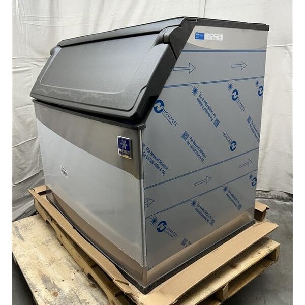 Scratch and Dent Manitowoc IDT1500A Indigo NXT 48" Air Cooled Cube Ice Machine with Bin - 208-230V, 1 Phase, 1668 lb.