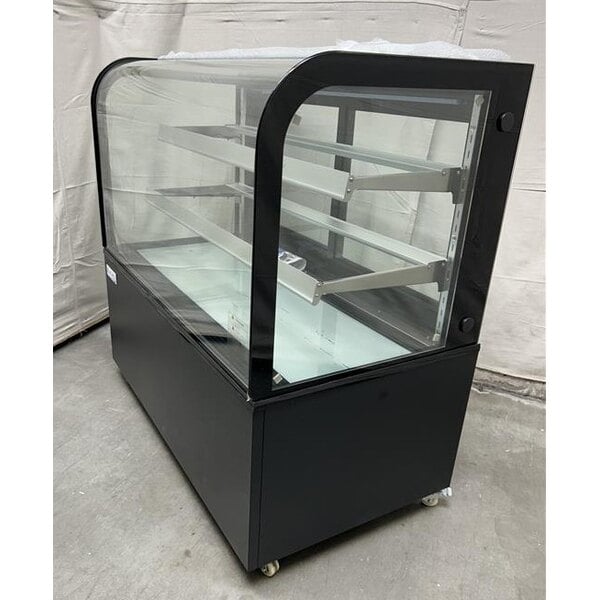 Scratch and Dent Avantco BC-48-HC 48" Curved Glass Black Refrigerated Bakery Display Case