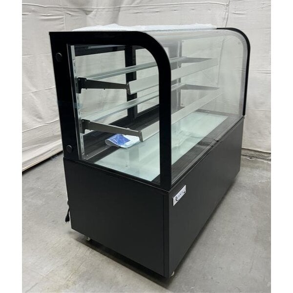 Scratch and Dent Avantco BC-48-HC 48" Curved Glass Black Refrigerated Bakery Display Case