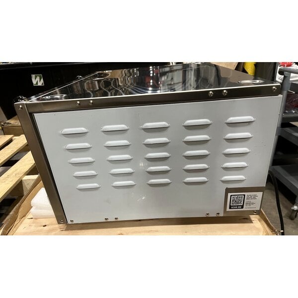 Scratch and Dent Avantco DPO-18-S Single Deck Countertop Pizza/Bakery Oven - 1700W, 120V