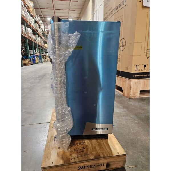 Scratch and Dent Hoshizaki AM-50BAK-AD 14 7/8" ADA Compliant Air Cooled Undercounter Top Hat Cube Ice Machine with 27 lb. Bin - 54 lb.