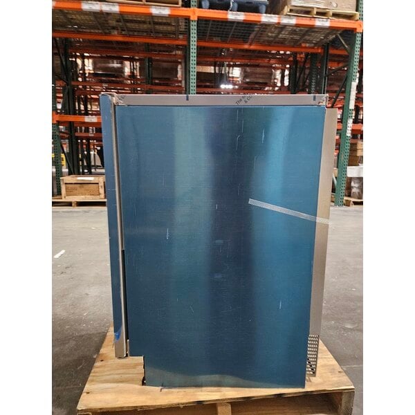 Scratch and Dent Hoshizaki AM-50BAK-AD 14 7/8" ADA Compliant Air Cooled Undercounter Top Hat Cube Ice Machine with 27 lb. Bin - 54 lb.