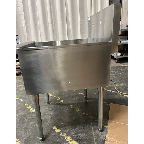 Scratch and Dent Regency 24" One Compartment Commercial Utility Sink with 24" x 24" x 13" Sink Bowl