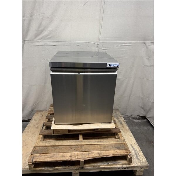 Scratch and Dent Avantco SS-UC-27R-HC 27" Undercounter Refrigerator