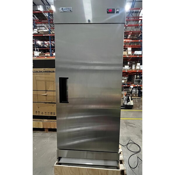 Scratch and Dent Avantco A-23R-HC 29" Solid Door Reach-In Refrigerator