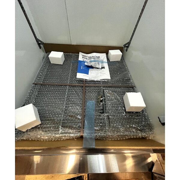 Scratch and Dent Avantco A-23R-HC 29" Solid Door Reach-In Refrigerator