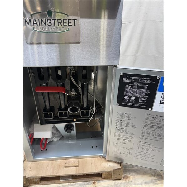 Scratch and Dent MainStreet Equipment Natural Gas 40 lb. Stainless Steel Floor Fryer - 90,000 BTU