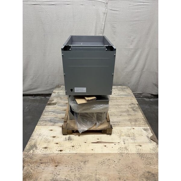 Scratch and Dent MainStreet Equipment Natural Gas 40 lb. Stainless Steel Floor Fryer - 90,000 BTU