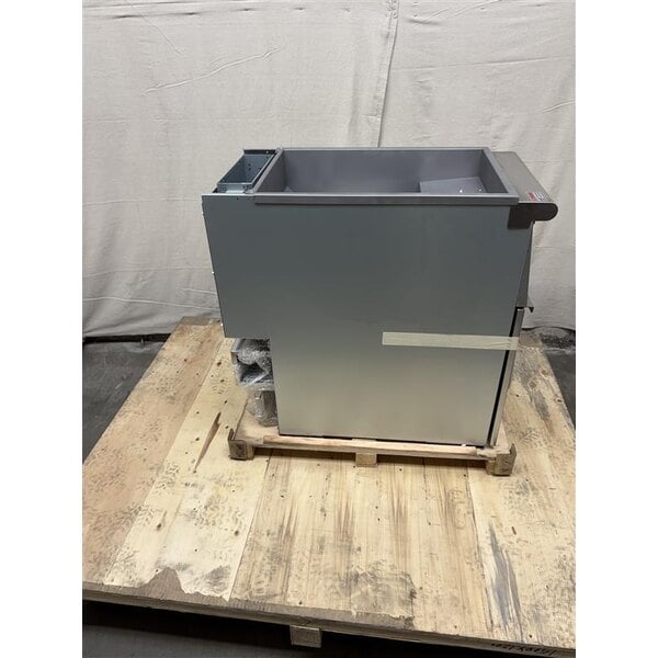 Scratch and Dent MainStreet Equipment Natural Gas 40 lb. Stainless Steel Floor Fryer - 90,000 BTU