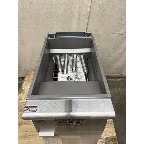 Scratch and Dent MainStreet Equipment Natural Gas 40 lb. Stainless Steel Floor Fryer - 90,000 BTU