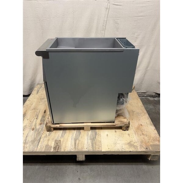 Scratch and Dent MainStreet Equipment Natural Gas 40 lb. Stainless Steel Floor Fryer - 90,000 BTU