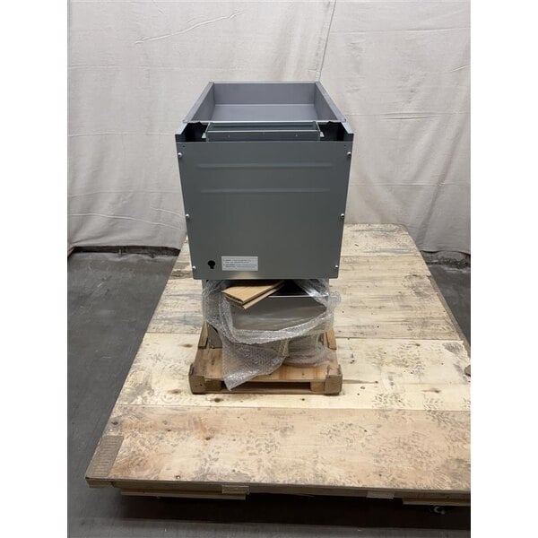 Scratch and Dent MainStreet Equipment Natural Gas 40 lb. Stainless Steel Floor Fryer - 90,000 BTU