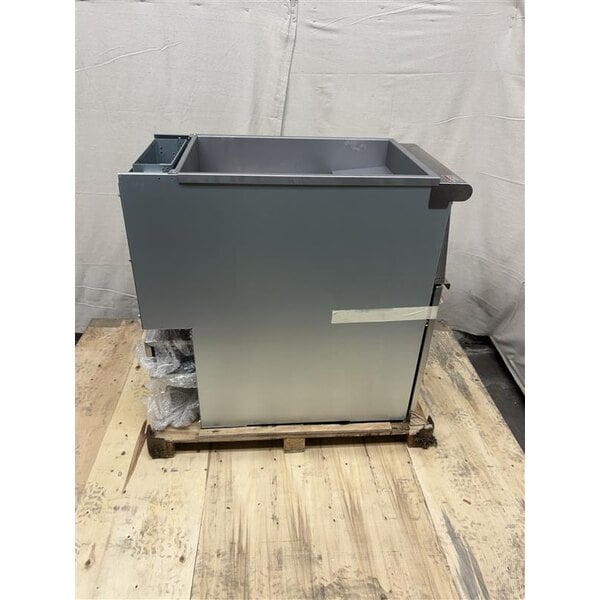 Scratch and Dent MainStreet Equipment Natural Gas 40 lb. Stainless Steel Floor Fryer - 90,000 BTU