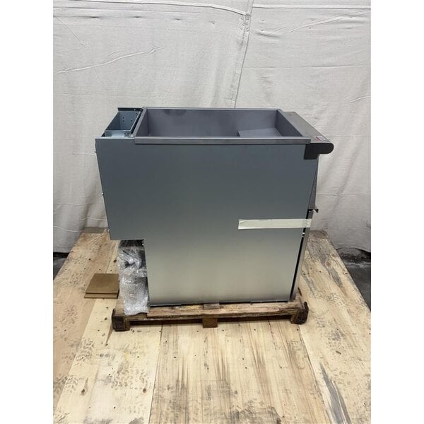Scratch and Dent MainStreet Equipment Natural Gas 40 lb. Stainless Steel Floor Fryer - 90,000 BTU