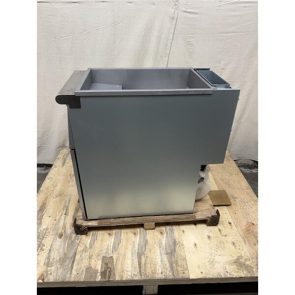 Scratch and Dent MainStreet Equipment Natural Gas 40 lb. Stainless Steel Floor Fryer - 90,000 BTU